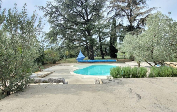 Villa   PONT-SAINT-ESPRIT  167 m2 577 000 € 